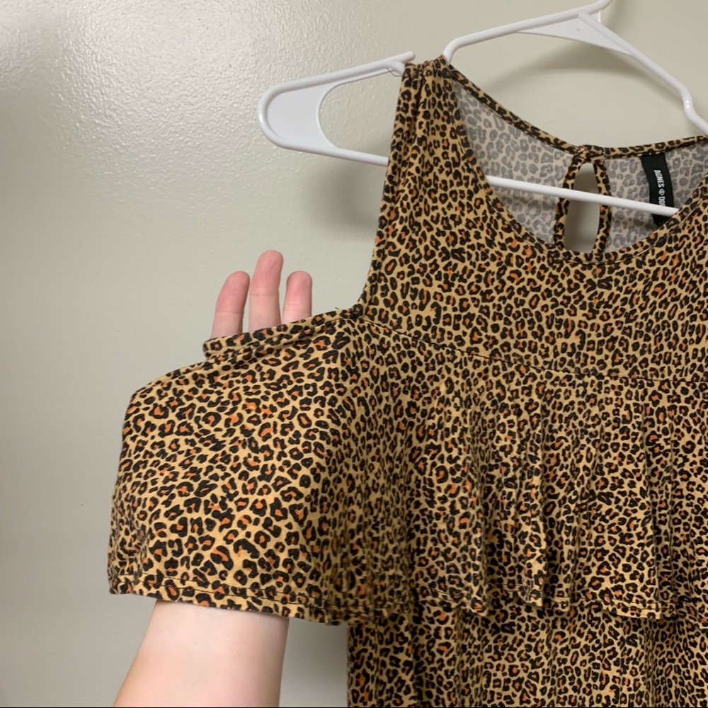 Agnes & Dora Cheetah Print Ruffle Cold Shoulder Dress Size Medium - Picture 3 of 7